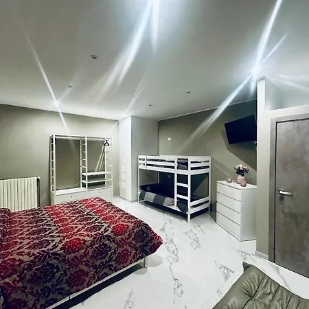 Apartament Mema House Parri Parma